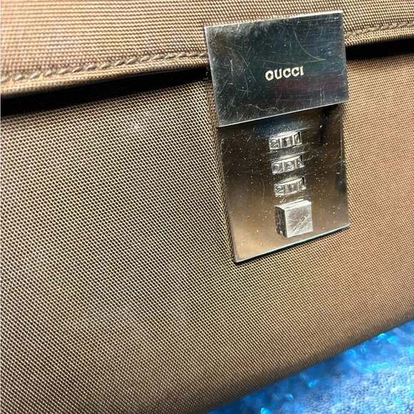 SALE TODAY - SUNDAY. Gucci Brown Leather Briefcase. Discounted Shipping - Picture 2 of 14